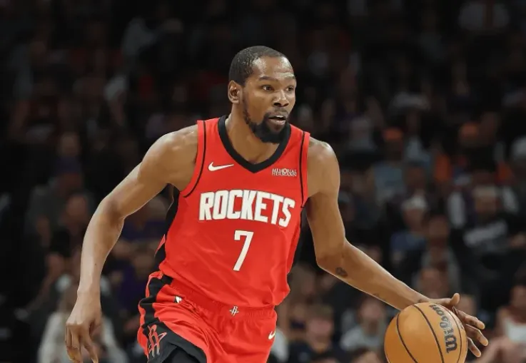 芒果体育-杜兰特本赛季已出战76场比赛，创个人离开勇士后新高